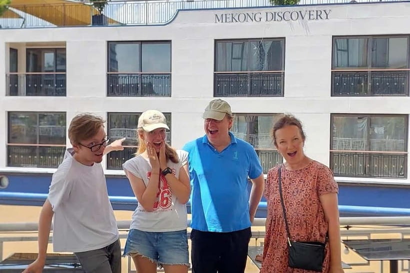 2-Day Mekong Delta Luxury Group Tour from Ho Chi Minh City - Day 2: Cai Rang Floating Market and the River-Side Workday