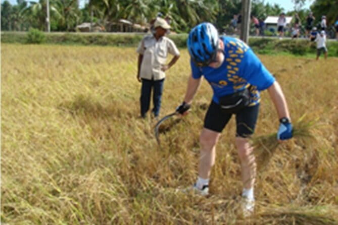 3 Days Cycling Mekong Delta - Day 2 to Can Tho: river cycling, early coffee, and everyday Mekong work