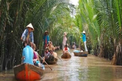Authetic Mekong Delta Private Tour From Ho Chi Minh City - Traditional lunch at Sông Nước Miền Tây: fueling the boat hours
