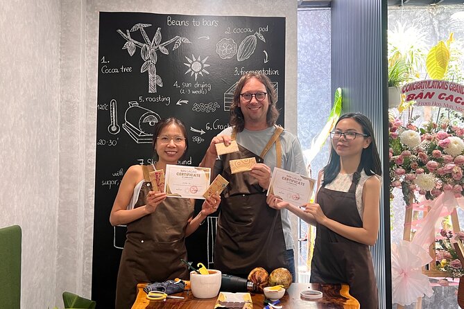 Bean to bar Chocolate Workshop in Ho Chi Minh City - Making cacao paste with a granite mortar (and why it can be tiring)