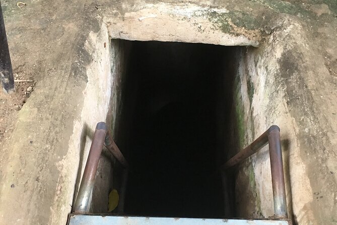 Best Private Tour Cu Chi Tunnels and Mekong Delta Full Day - My Tho: lunch stop and the slow shift into river-country