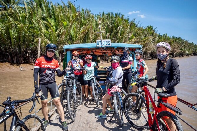 Bike And Boat Mekong Delta Cycling Tour - Lunch on the river: authentic Vietnamese food with a view