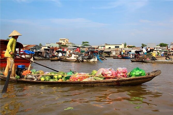 Cu chi Tunnel & Mekong Delta Full Day BBQ Lunch Lux Group 10 pax - The handoff to the Mekong Delta: lunch comes before you’re tired
