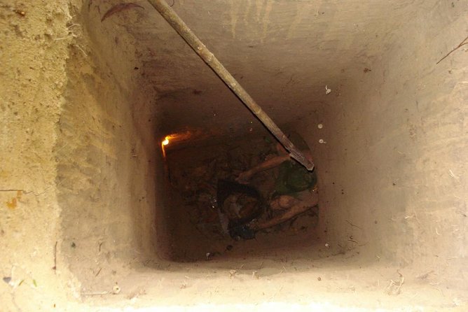 Cu Chi Tunnels and Cao Dai Temple private tour full day - The private guide effect: fewer gaps, better stories