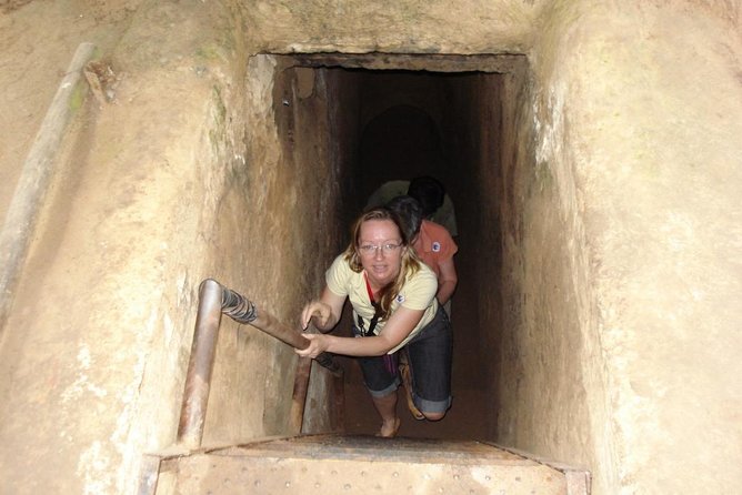 Cu Chi Tunnels and Cao Dai Temple private tour full day - Lunch at a local restaurant: fuel you’ll actually want