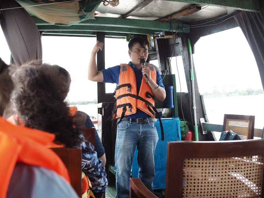 Cu Chi Tunnels and Mekong Delta Full Day Tour - Don ca tai tu: Southern Folk Music With a Spiritual Core