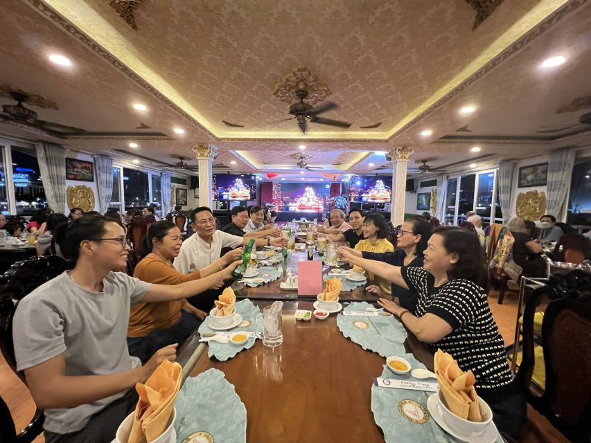Deluxe Dining Cruise by DeluxeGroupTours - Traditional Live Music That Actually Fits the Evening