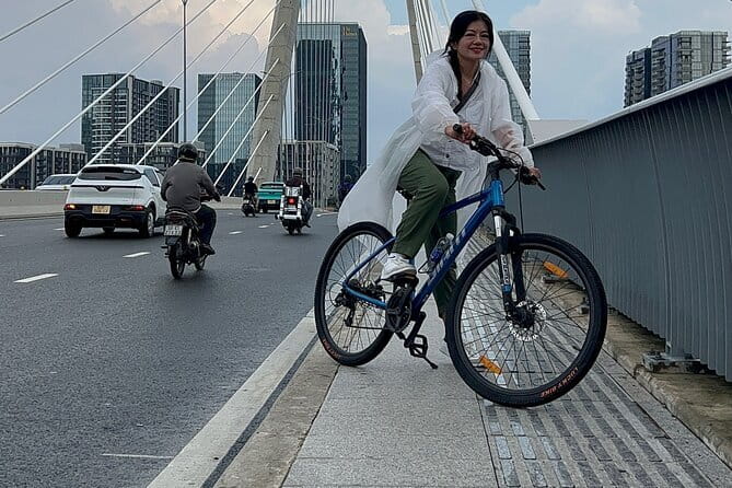 Discover Ho Chi Minh City’s Street Food & Hidden Life by Bicycle - Gliding Through Ho Chi Minh City on a bicyclo