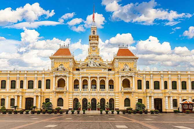 Essential Saigon Walking Tour: All Must-see - Ending at Bach Dang Quay Park for the calmer finale