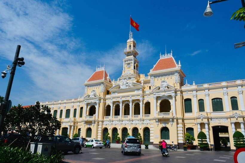From HCM: City Highlights & Chinatown Trips – Water Bus Tour - Lunch included: what you’re really paying for