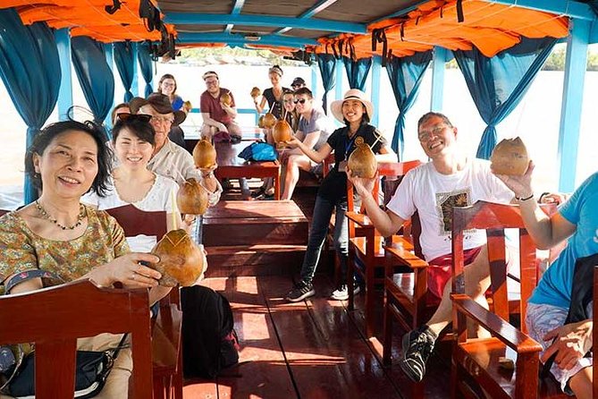 From HCM City: Mekong Delta Tour with Sampan Journey - Motorboat cruise toward Ben Tre: watching life along the islets