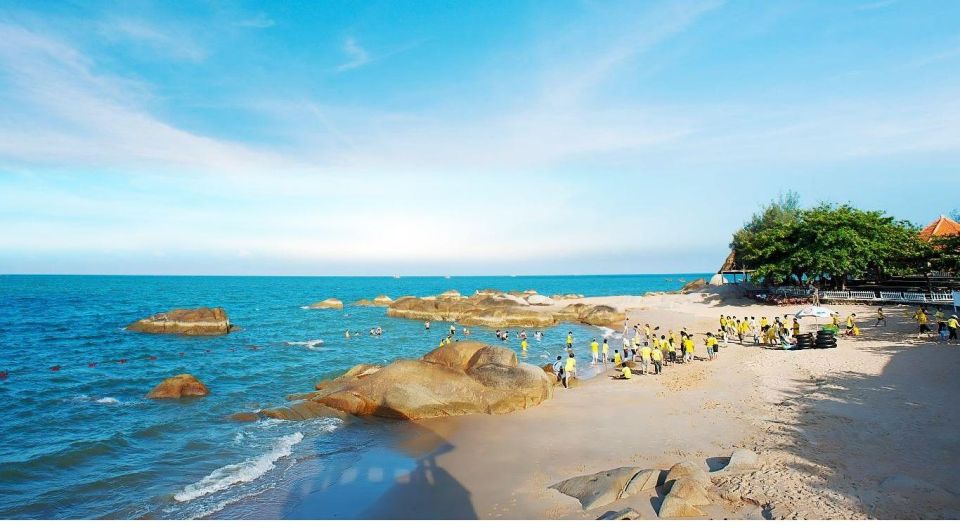 From HCM: Vung Tau Beach - Relax At A Beautiful Beach - The Giant Jesus statue: 847 stairs, 32 meters of payoff