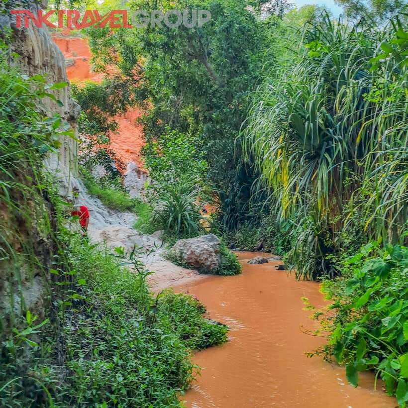 From Ho Chi Minh: Mui Ne Sand Dunes and Beach Day Tour - Fairy Stream: A Calm Finale After the Heat