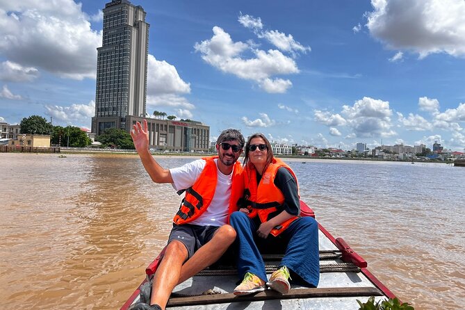 From Saigon: Mekong Day Tour with Floating Market &Cu Chi Tunnels - Guides and the small-group advantage with Viet Fun Travel