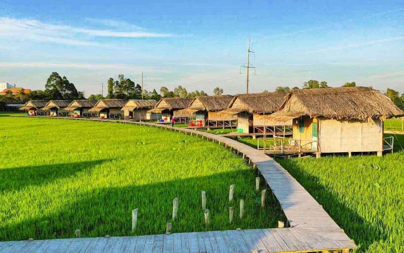 HCM: Authentic Dong Thap Mekong Delta Day Trip & Boat Ride - District 1 pickup to Cao Lãnh road trip: the day gets going fast