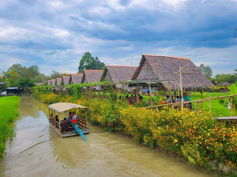 HCM: Authentic Dong Thap Mekong Delta Day Trip & Boat Ride - Canoe-and-rowing canal time: what makes the boat section special