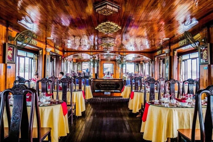 HCM: Night Experience Dinner Cruise on Saigon River - Who This Saigon River Dinner Cruise Is For