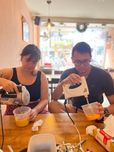 HCMc Egg Coffee Class in 1 hour with local intructor & snack - Finding the Meeting Point Without Stress