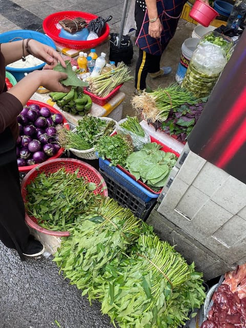 HCMc:Vietnamese Cooking Class with Local market tour & Meal - Meal time after class: welcome drink, soft drink, and a real sit-down payoff