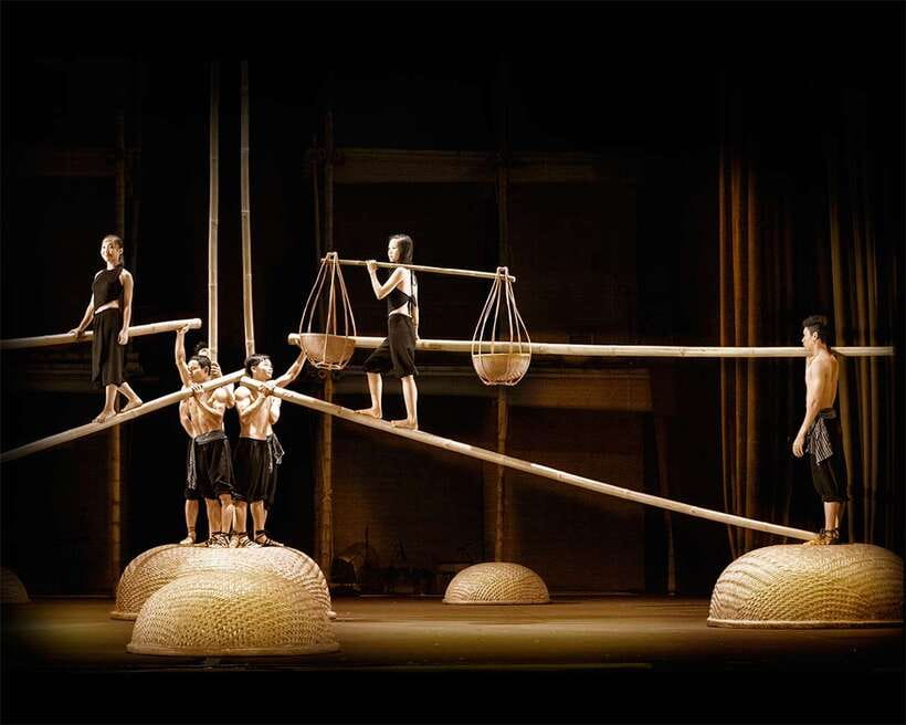 Ho Chi Minh: A O Show Bamboo Circus at Saigon Opera House - À Ố Show in plain terms: village life turns into city speed