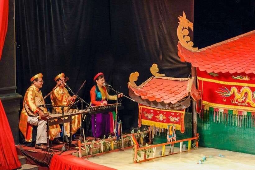Ho Chi Minh: Authentic Vietnamese Dinner & Water Puppet Show - Water puppetry: what makes it different from a typical show