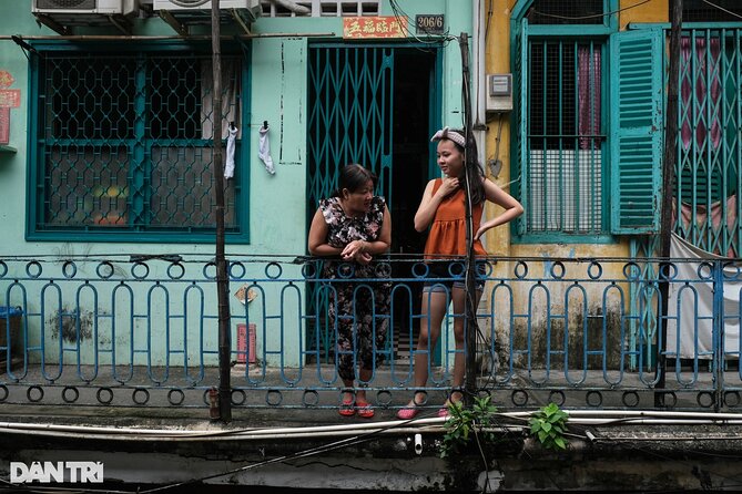 Ho Chi Minh City: Chinatown Hidden Treasures – Free Walking Tour - Stop 3: Ba Thiên Hậu Temple and Cantonese architecture in the city center