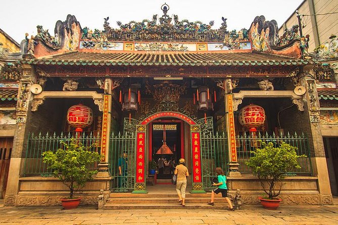 Ho Chi Minh City Cu Chi Tunnels Full Day Tour with Local Lunch - French colonial landmarks: Notre Dame and the Central Post Office