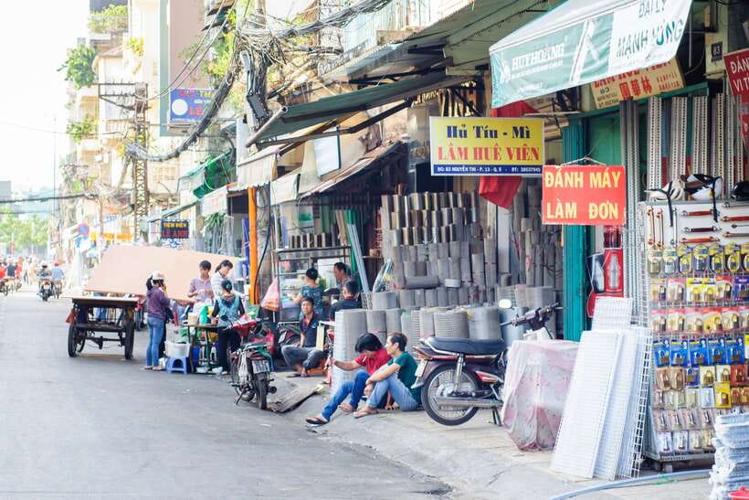 Ho Chi Minh City: Half-day Cyclo Journey Through Chinatown - Bình Tây Market: French-era construction and everyday browsing
