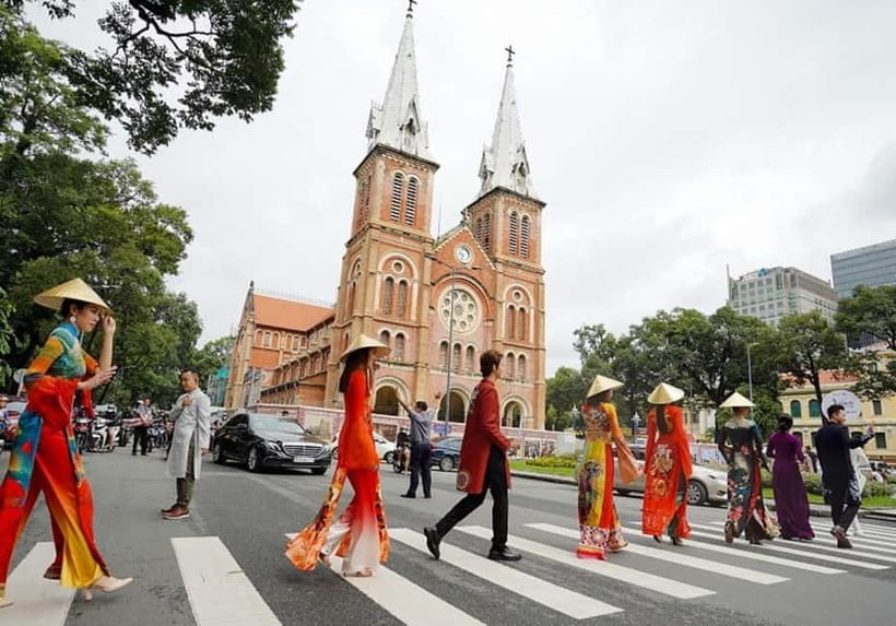 Ho Chi Minh City Highlights: Private or Group Half-Day Tour - Private group options and guide language choices
