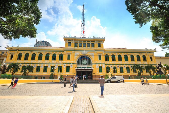Ho Chi Minh City Highlights Tour - Independence Palace: Rooms, Gardens, and the Feeling of a Timeline