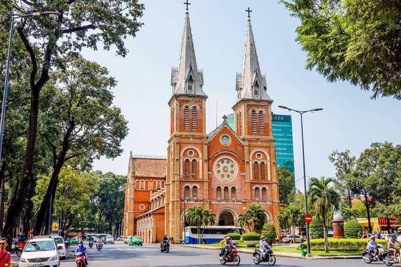 Ho Chi Minh City: Hop-On Hop-Off Bus Tour by Vistra - Who should book this bus tour