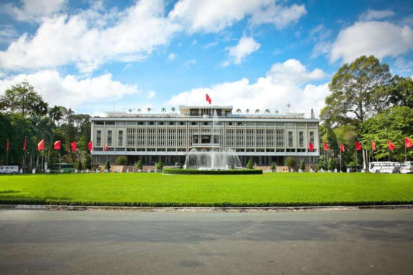 Ho Chi Minh City: Hop-On Hop-Off Bus Tour by Vistra - Should you book the Ho Chi Minh City hop-on hop-off bus?