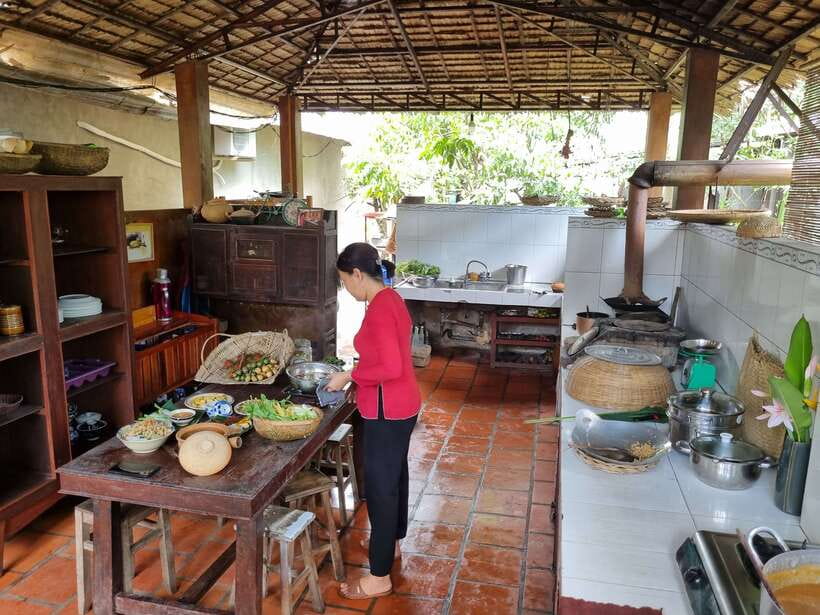 Ho Chi Minh City: Mekong Delta Day Trip with Lunch & Drinks - Ben Tre Markets by Tuk-Tuk: Street Food, Backstreets, and Random Drinks
