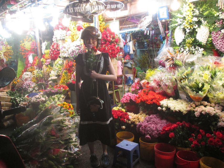 Ho Chi Minh City: Midnight Motorbike Tour - Flower market stop: the calm middle that makes the rest better