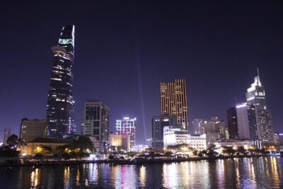 Ho Chi Minh City Night Light - Dinner on Cruise Luxury - The onboard meal: Vietnamese cuisine plus small extras