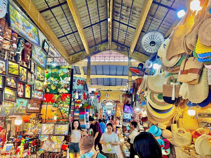 Ho Chi Minh City: Shopping Tour with Local Guide - Ben Thanh Market (45 minutes): traditional goods with a guide’s rhythm