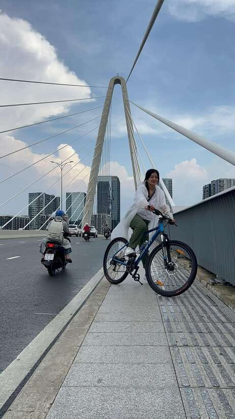 Ho Chi Minh City Sightseeing Cycling Private Tour By Bicycle - Burning Monk Monument and War Relics: A Different Kind of Stop