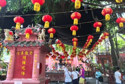 Ho Chi Minh City Sightseeing, midnight, Shopping tours by scooter - Hotel Pickup in District 1/3: Starting Smooth
