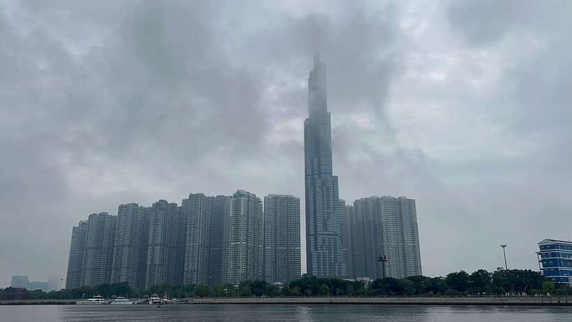 Ho Chi Minh City Sightseeing Tour With Female Tour Guide - Independence Palace, City Hall, and the Opera House