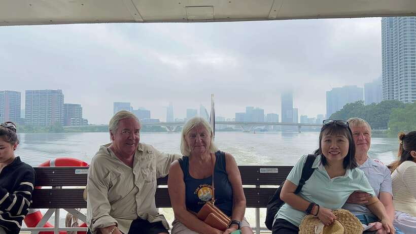 Ho Chi Minh City Sightseeing Tour With Female Tour Guide - Bùi Viện at night: when the plan shifts