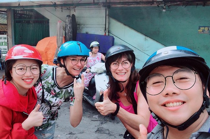 Ho Chi Minh city Street Food by scooter tour | female driver - How the scooter tour works with a female driver