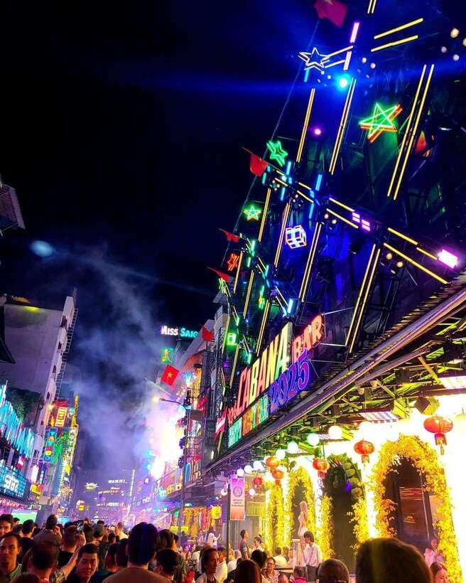 Ho Chi Minh City Street Food Private Tour With Dancing Bar - Price and Logistics: Is $35 Per Person Actually Good Value?