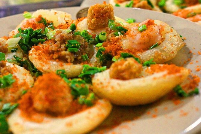 Ho Chi Minh City: Street Food & Sightseeing Tour with Local Guide - English-Speaking Student Guides: Names You Might Meet