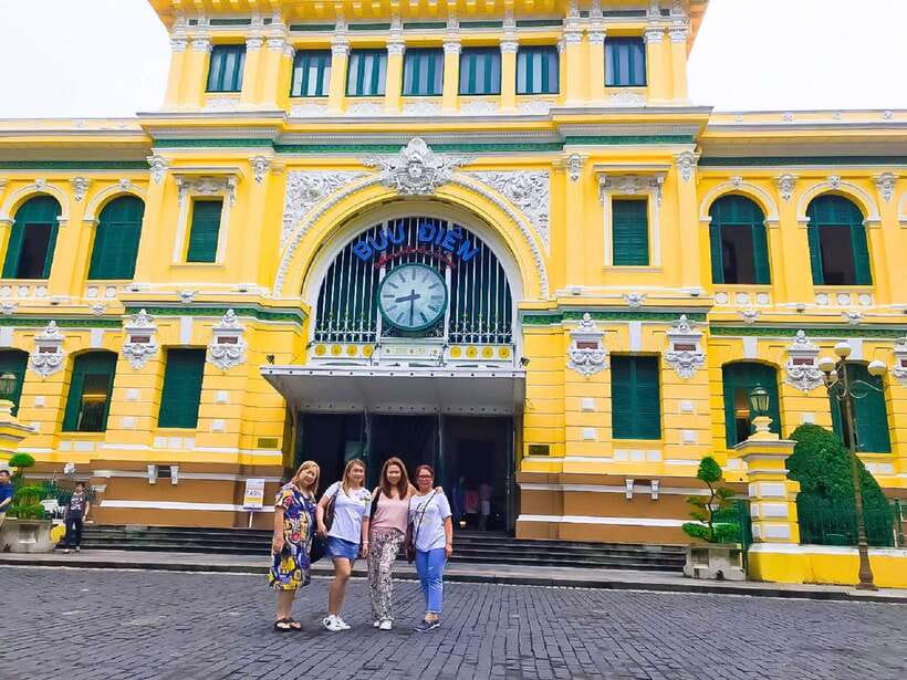 Ho Chi Minh City: Top Sightseeing Saigon Trip & History Tour - Cyclo Ride to Ben Thanh: Seeing Traffic and Craft Culture Together