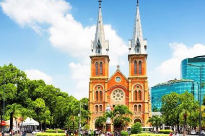 Ho Chi Minh City: War Remnants Museum & Ben Thanh Market - Hotel pickup and the comfort factor