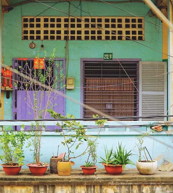 Ho Chi Minh City: Xom Cai Hidden Local Life Walking Tour - Narrow Alleys and Traditional Apartment Blocks: The Real Neighborhood View