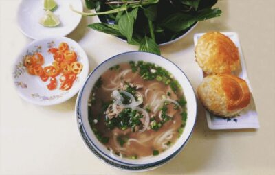 Ho Chi Minh: Full-Day Private City Tour - Pet Market to Thien Hau by Bicycle: Street-Level Zoom