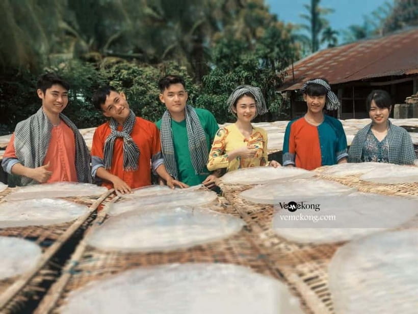 Ho Chi Minh: Group Cai Rang Floating Market 1 Day Tour - The flying menu lunch: pop rice, traditional cakes, and family serving