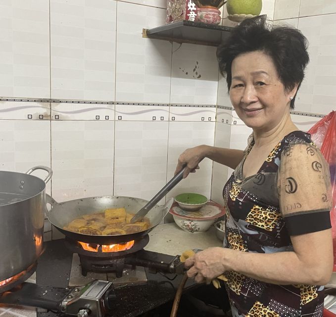 Ho Chi Minh: Local Cooking Class At Auntie's Home - Bình Tây market shopping: where the ingredients tell the story