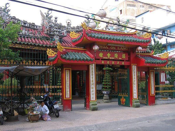 Ho Chi Minh Nightlife & Street Food Tour By Motorbike - Why a night Vespa tour beats a daytime checklist in Saigon